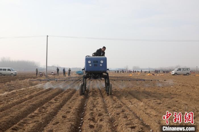 天顺娱乐登录：山东良种良技助春耕生产 尽显“科技范儿”